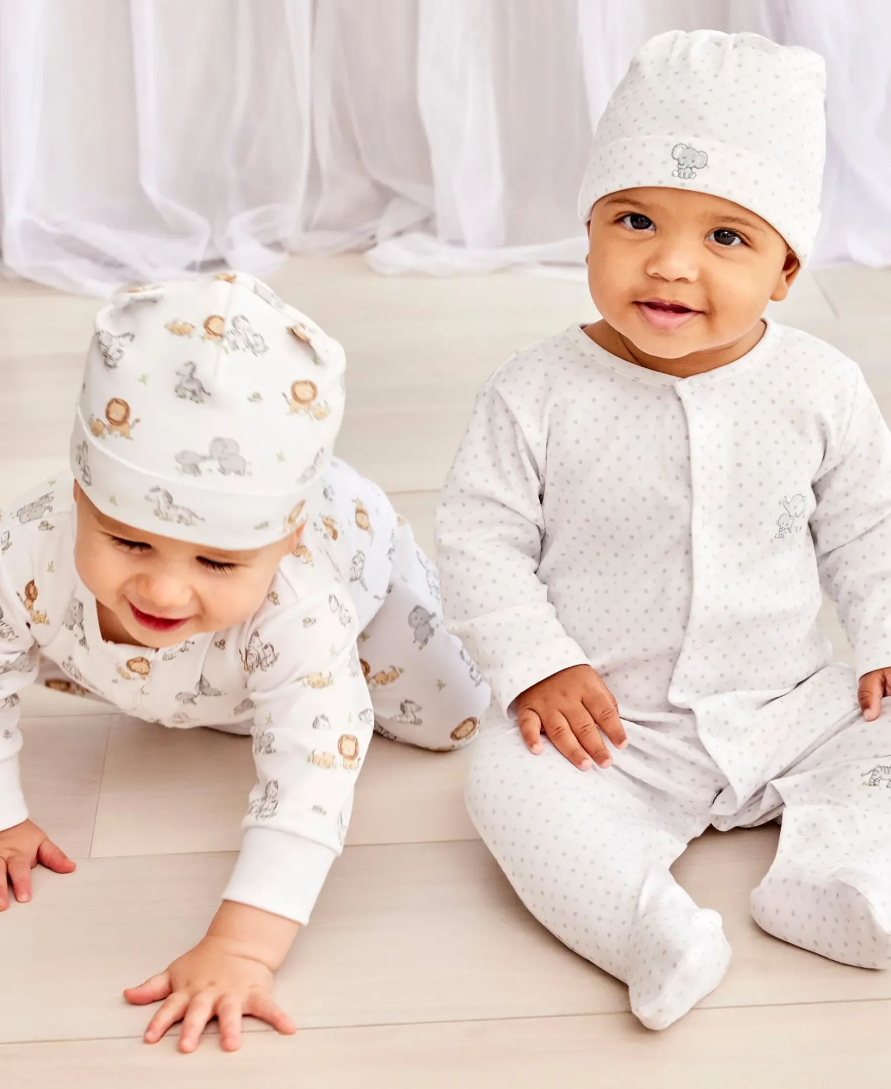 Kissy Kissy Baby Jungle Playdate Dot Footie> Footies